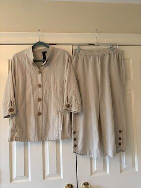 Women's Focus Casual Life 2 Piece Jacket & Capri Set NWOT Size L